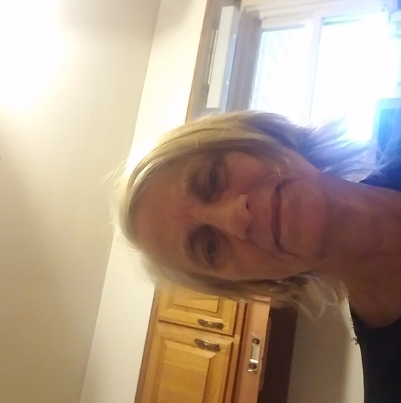 Meet your Posher, Roberta - Picture 1 of 1